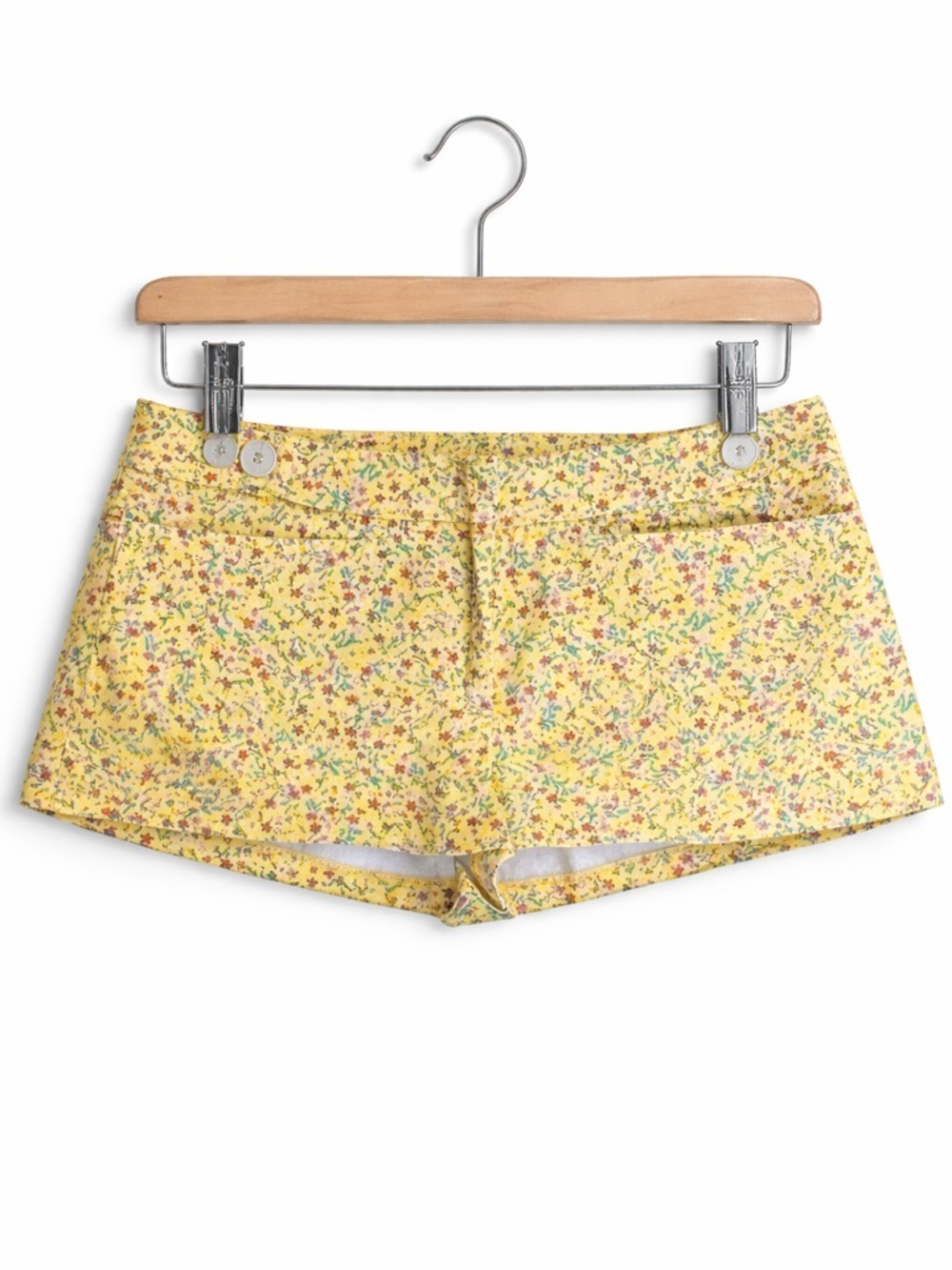 Pins and Needles Urban Outfitters Floral Shorts Size 4 with two buttons on front